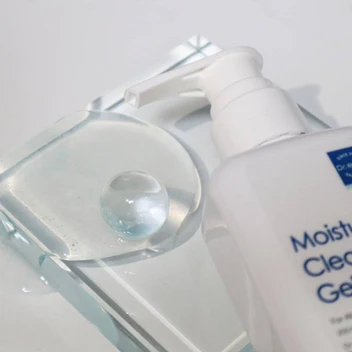Dr. Esthe Moisture Cleansing Gel 200ml - Image 2